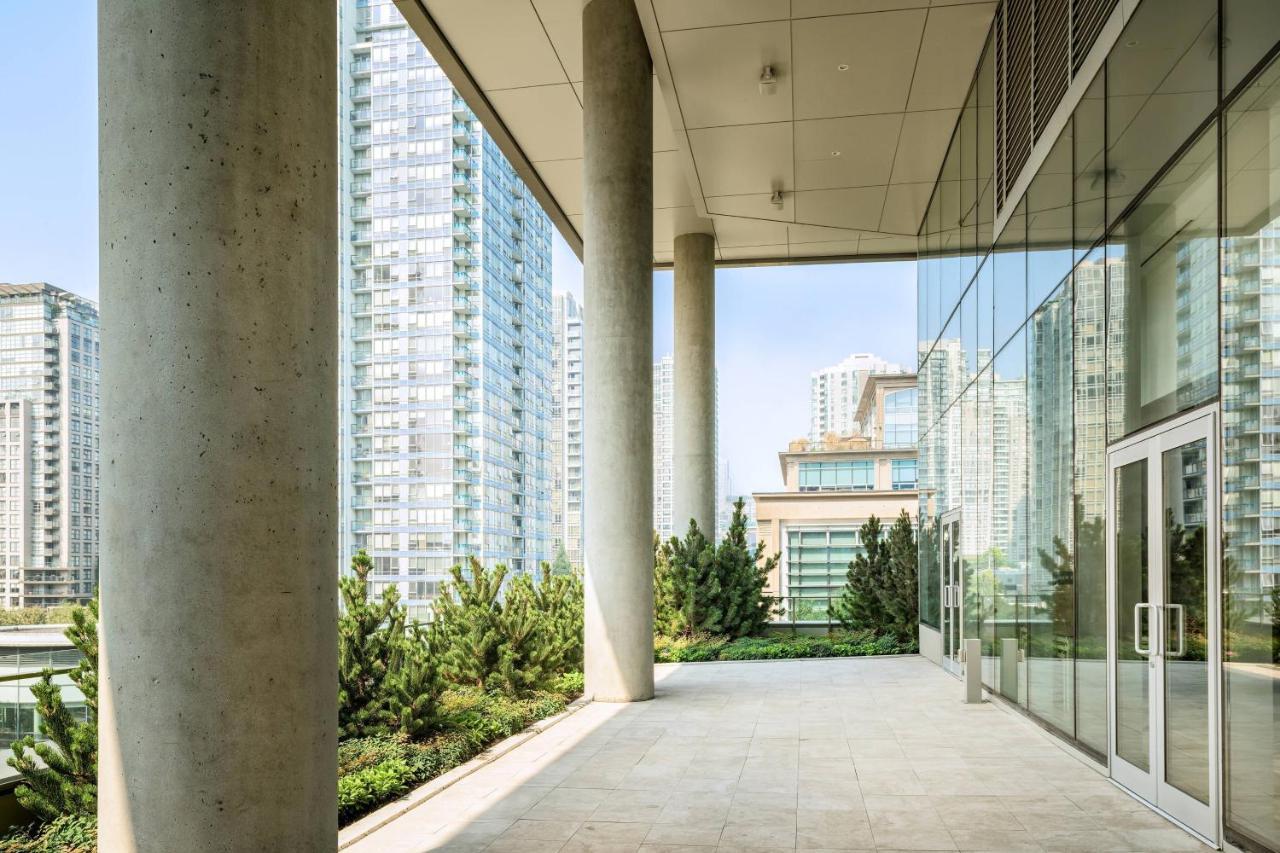 The Douglas, Autograph Collection Vancouver Exterior foto